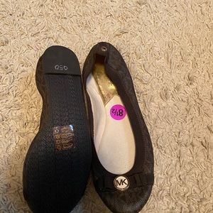 NWT Michael Kors Flats